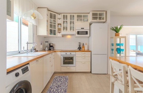 Callao Salvaje Villa | Villa Blanca Callao Salvaje. First line by the sea