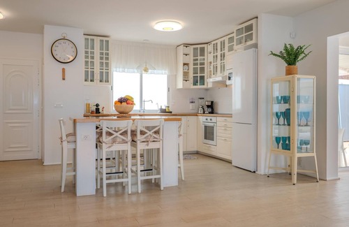 Callao Salvaje Villa | Villa Blanca Callao Salvaje. First line by the sea