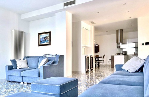 Sorrento Historic Centre Villa | VILLA BLUMARINE - Six Bedroom Villa, Sleeps 12