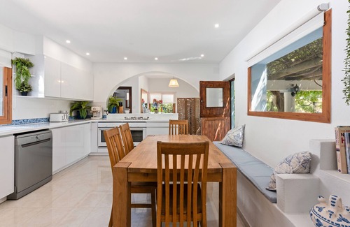 San Pedro de Alcantara Villa | Villa 'Bonita' with Mountain Views, Wi-Fi, and Air Conditioning