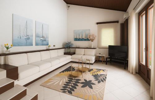 Lignano Pineta Villa | Villa by the Sea and Pool