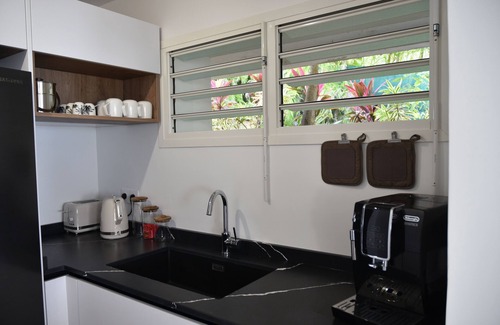 Perinet Villa | Villa Cachette Luxe Piscine à Débordement vue mer