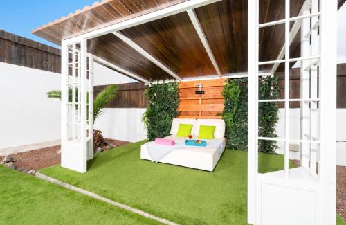 Caleta de Fuste Villa | Villa Caleta Del Sol by Villa Plus