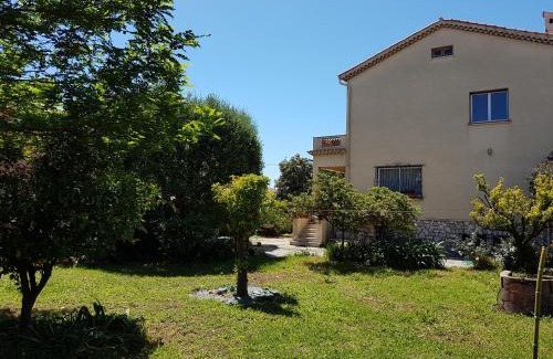 Saint-Laurent-du-Var Bed & Breakfast | Villa Calliste