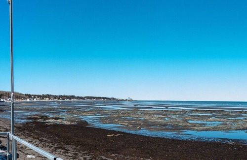 Sainte-Luce Ski Chalet | Villa Calypso will charm you with its unique panorama over the bay of Sainte-Luc