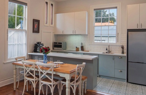 Nelson Villa | Villa Cambria - Where Tranquility meets Modern Comfort in Nelson's Heart