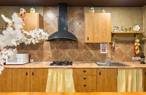 Cieza Villa | Villa 'Capricho' with Mountain View, Wi-Fi and Air Conditioning