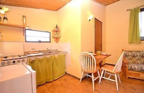 Viagrande House | Villa Carlina B: A graceful apartment surrounded by the greenery.