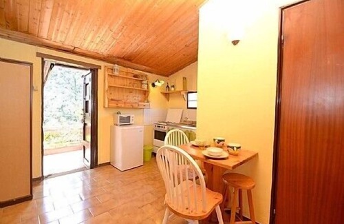 Viagrande House | Villa Carlina B: A graceful apartment surrounded by the greenery.