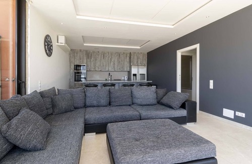 El Madronal Villa | Villa Carmen Summary: