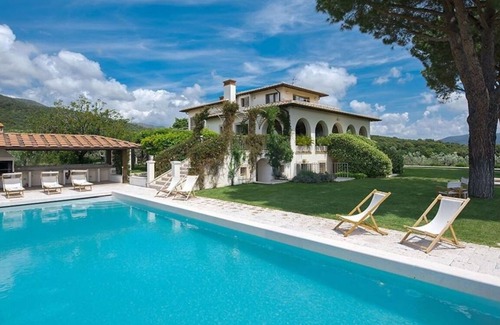 Castiglione della Pescaia Villa | Villa Castiglione beautiful modern villa with private pool, just 5 km from the sandy beaches of .