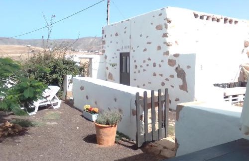 Puerto del Rosario Bed & Breakfast | Villa Cecilio