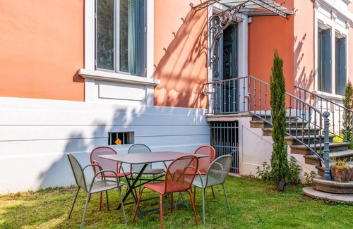 Champagne-au-Mont-d'Or Villa | Villa Champagne - Welkeys