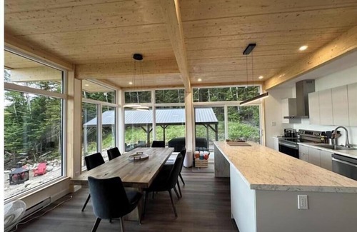 Les Eboulements Villa | Villa CHARL'EAU - River View