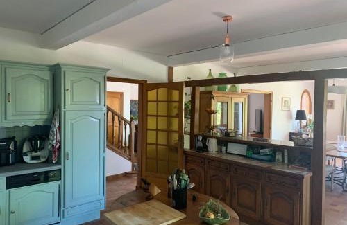 Loriol-du-Comtat Villa | Villa CHATEAU SAINTE BARBE