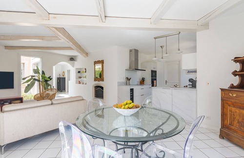 Manosque Villa | Villa 'Chez Dominique' with Private Pool, Private Terrace and Wi-Fi