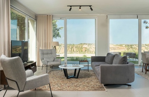 Noto Villa | Villa Colleverde - Modern vacation villa with private pool in the south of Sicily