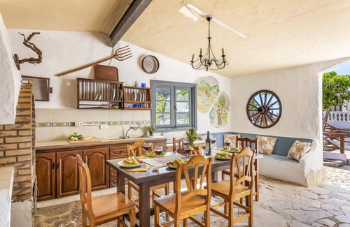 Santiago del Teide Villa | Villa Colmena by Villa Plus