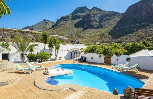 Santiago del Teide Villa | Villa Colmena by Villa Plus