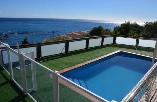 Llanca Villa | Villa con aire acondicionado, piscina climatizada y vistas al mar