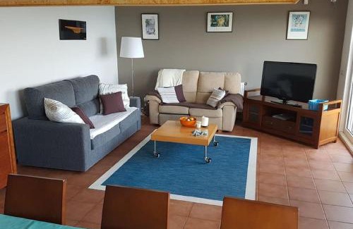 Llanca Villa | Villa con aire acondicionado, piscina climatizada y vistas al mar