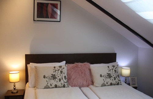 Vladeni House | Villa Cristiani, base to see all around Bran Castle, in the Transylvania core' s