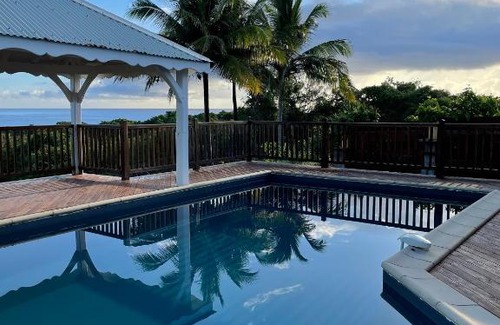 Damencourt Villa | Villa de 4 chambres avec vue sur la mer piscine privee et jardin clos a Le Moule a 1 km de la plage