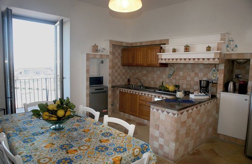 Pogerola Villa | Villa de Luca - terrace with jacuzzi by the sea