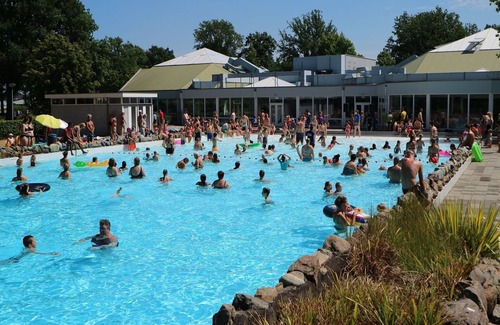 Roggel Villa | Villa de luxe with sauna, whirlpool & steam shower