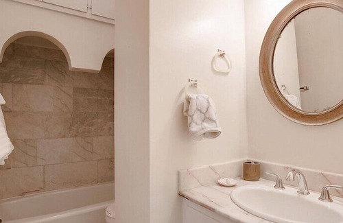 Southeast Heights Villa | Villa De San Rafael