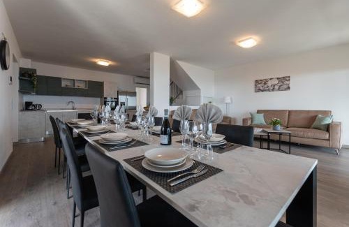 Calozzo Villa | VILLA DEI VENTI SOUTH by Curtiaffitti