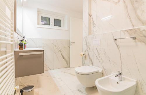 Calozzo Villa | VILLA DEI VENTI NORTH by Curtiaffitti