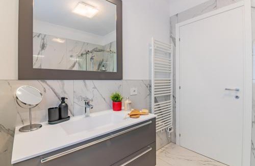 Calozzo Villa | VILLA DEI VENTI NORTH by Curtiaffitti