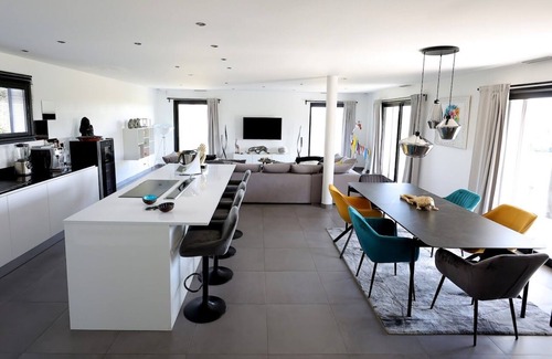 Juvignac Villa | Villa Easy Sun and SPA, swimming pool. Close to Montpellier