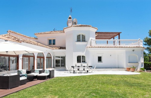 Urbanizacion Hacienda las Chapas Villa | Villa El Magico | Ref. #41