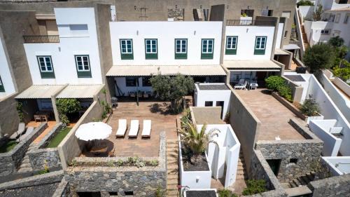 Poris de Abona Apartment | Villa El Olivo - first line with direct access to the beach