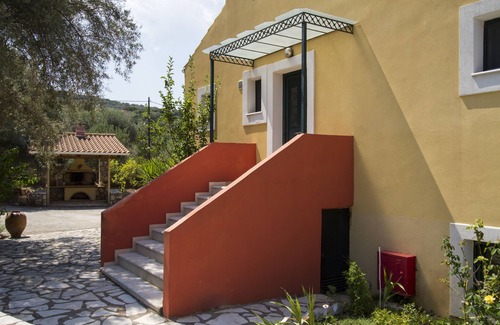 Meganisi House | Villa Eleni | Private Pool & Sea View | Sleeps 6 people