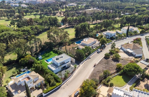 Portimao Villa | Villa Elodie Private pool, parking, free wifi. 5minutes Praia Da Rocha