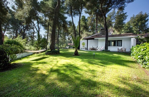 Sane Villa | Villa Emily by JJ Hospitality-