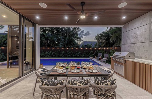 Victoria Park House | Villa Enclave- Brand New Luxe Las Olas Beach Villa