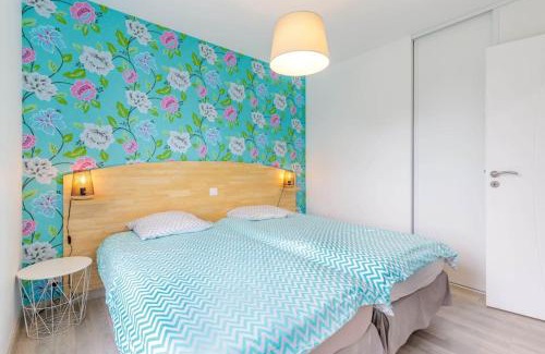 Sibiril House | Villa Enora Bretagne Piscine Intérieure Partagée Jacuzzi privatif 100m Plage