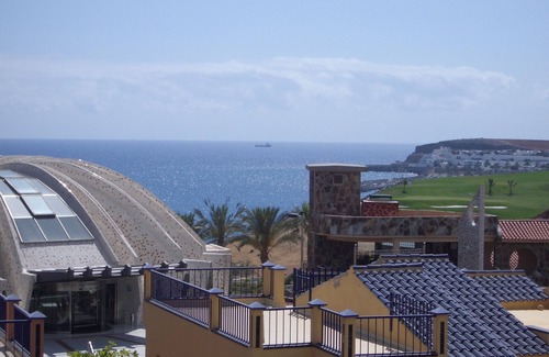 Costa Meloneras House | Villa with private garden, wifi and air conditioning in complex with pool