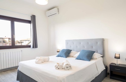 Gravina di Catania Villa | Villa 'Etna Relax' with Sea View, Balcony, Garden & Wi-Fi