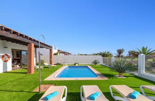 Caleta de Fuste Villa | Villa Fakay by Villa Plus