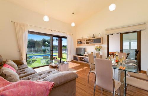 Caleta de Fuste Villa | Villa Fakay by Villa Plus