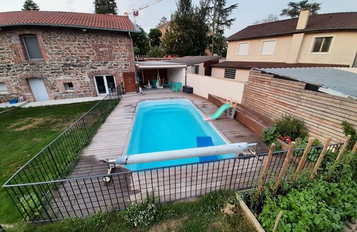 Andrezieux-Boutheon House | Villa Familiale9 Personnes Piscine Jeux Enfants , de Beaux Extérieurs