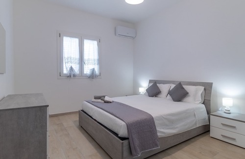 Granelli Villa | Villa "Flamingo" with Private Terrace, A/C & Wi-Fi