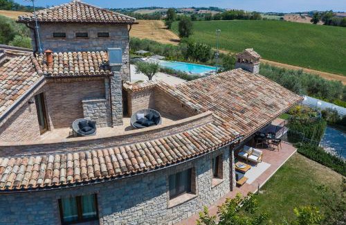 Centofinestre Villa | Villa Flavia