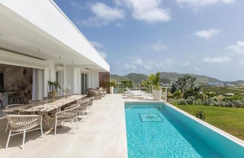 Orient Bay Villa | Villa Fleurs de Lys