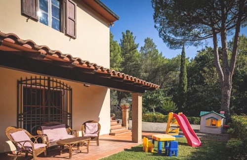 Riparbella Villa | Villa Fontespadini 10 km from the sea by ToscanaTour